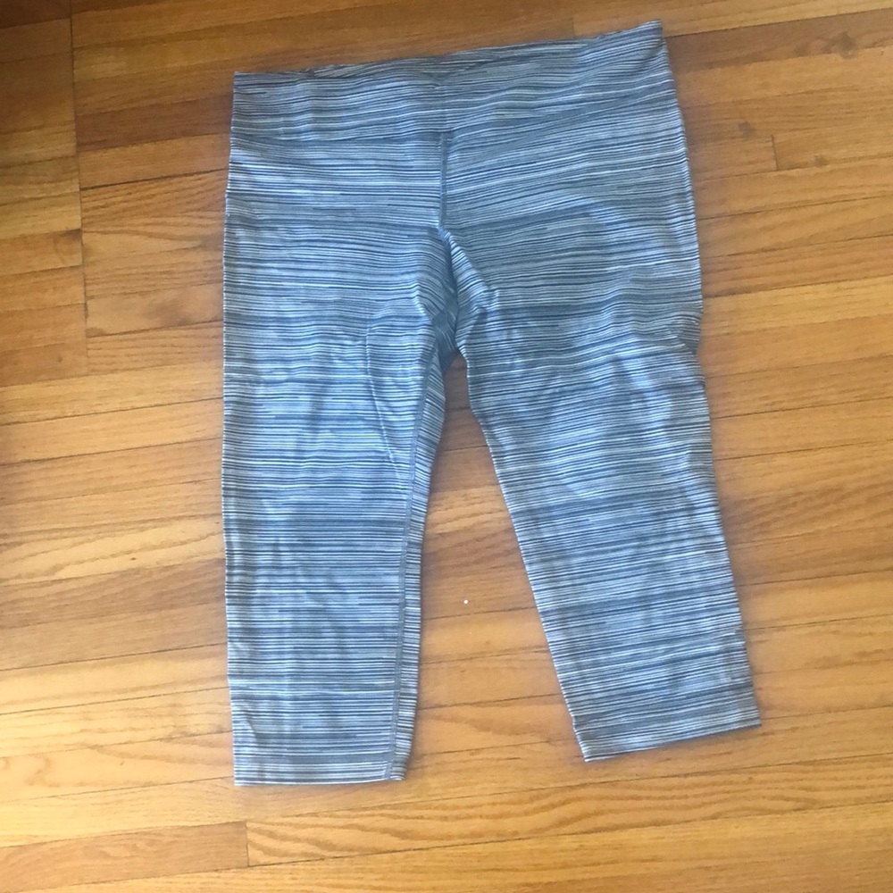 UA fitted capris